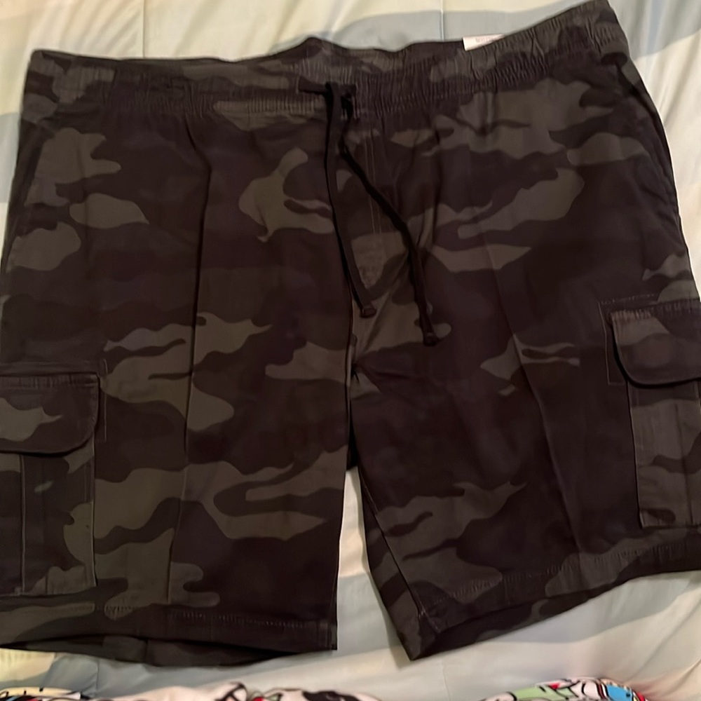 Camouflage cargo shorts
